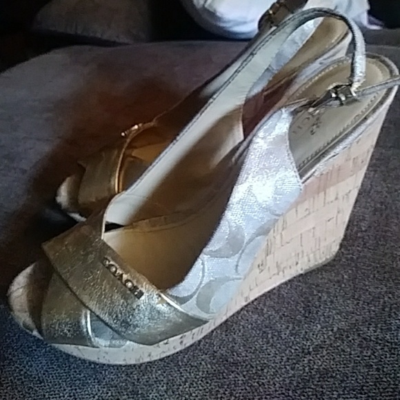 Coach gold wedges super cute - Picture 1 of 6